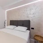 Orange Apartment&spa Okrug Gornji Appartamento