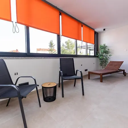 Orange Apartment&spa Okrug Gornji * 트로기르