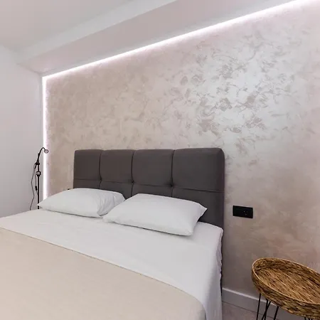 Orange Apartment&spa Okrug Gornji Апартаменты