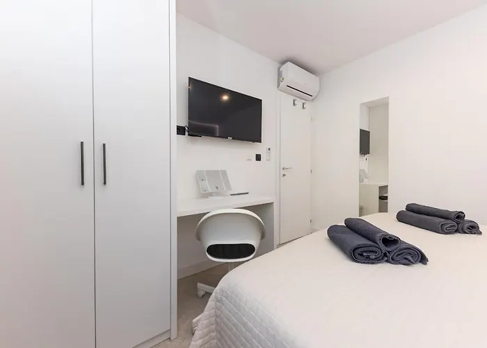 Orange Apartment&spa Okrug Gornji 아파트 트로기르