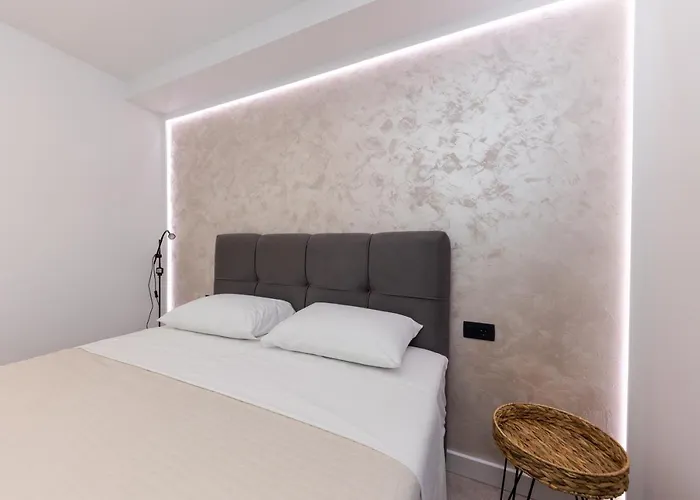 Orange Apartment&spa Okrug Gornji 아파트