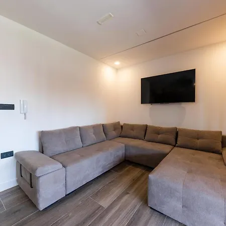 Apartment Orange Apartment&spa Okrug Gornji